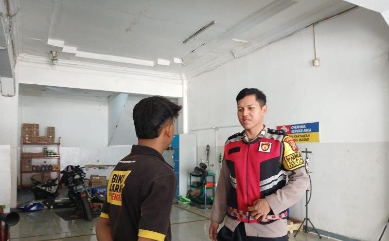 Personil Polsek Telagasari Sebar Himbauan Cegah Aksi Premanisme