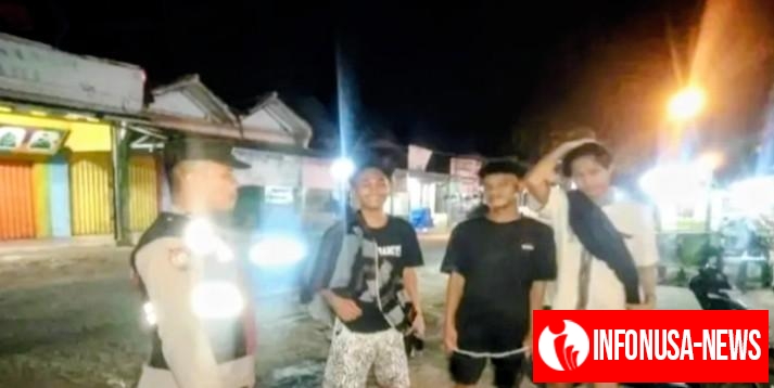 Pak Bhabinkamtibmas Getol Ikut Serta Dalam Giat Ronda Bersama Warga