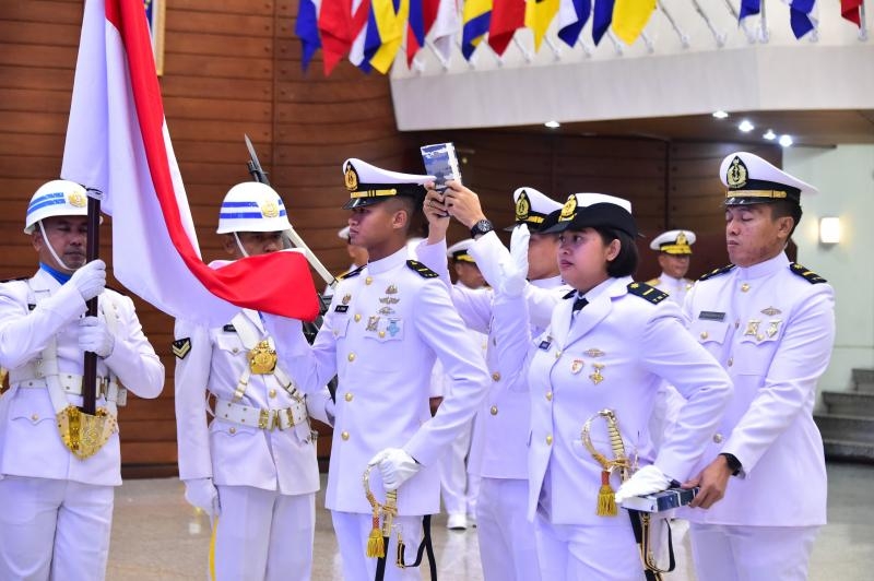 PANGKORMAR HADIRI UPACARA PRASETYA PERWIRA DIKTUKPA KHUSUS TNI AL TA 2026, DUA PRAJURIT MARINIR BERPRESTASI RESMI DILANTIK