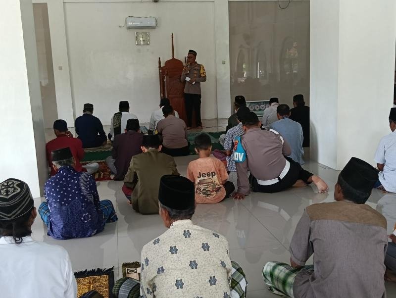 Gelar Jumat Curhat bersama warga Desa Cilwo