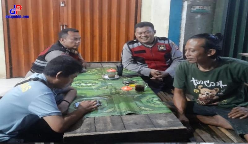 Patroli Dialogis Personel Polsek Lemahabang Imbau Warga Pertahankan Kamtibmas