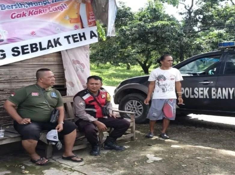 Anggota Prekat Polsek Banyusari Sosialisasikan Bahaya TPPO