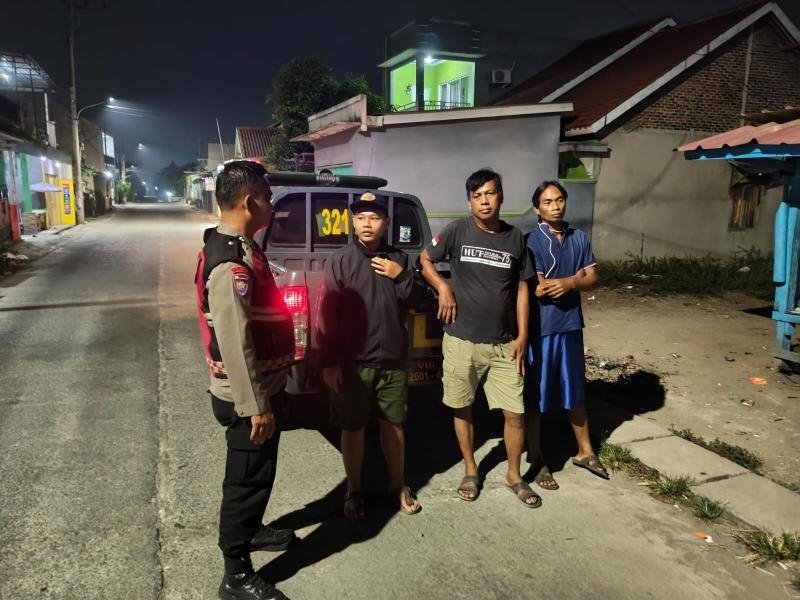 Personel Samapta Polsek Klari Laksanakan Patroli Malam Sasaran Desa Gintungkerta