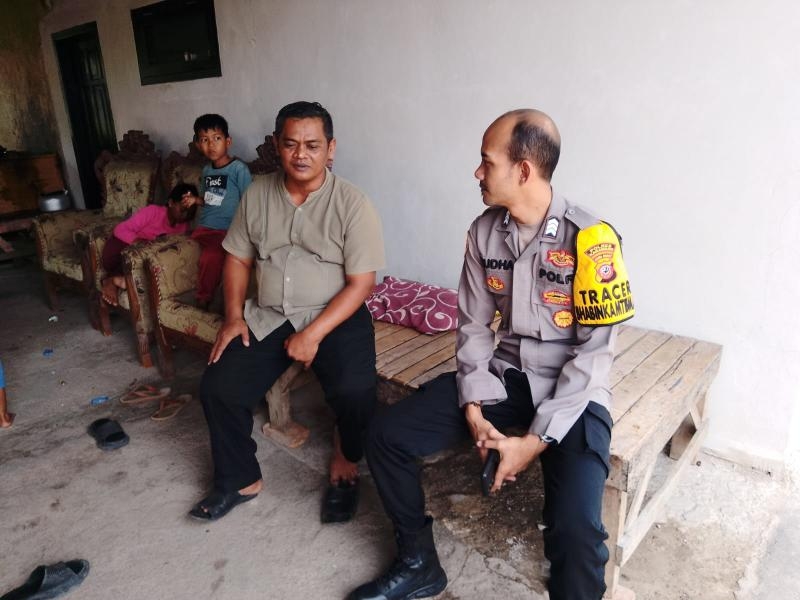 Waspada TPPO, Bhabinkamtibmas Polsek Telagasari Sampaikan Imbauan kepada Warga Desa Ciwulan