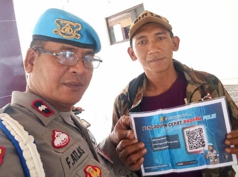Tak Kenal Lelah Anggota Polsek Banyusari Melaksanakan Giat Sosialisasi QR Barcode ke Masyarakat Pengaduan ke Divisi Propam Polri Bidpropam Polda Jabar