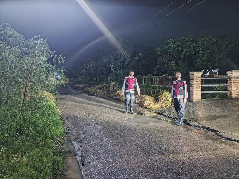 Anggota Polsek Batujaya laksanakan Patroli Prekat dalam rangka Antisipasi Kenakalan Remaja