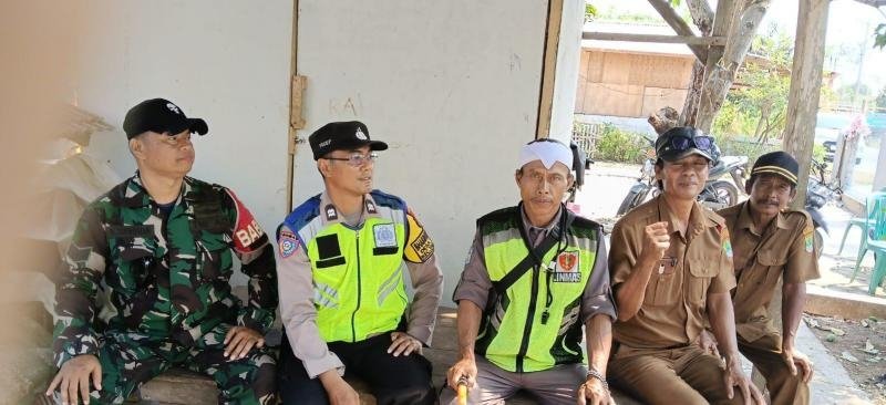 Sinergitas TNI-POLRI: Bhabinkamtibmas Polsek Telagasari Bersama Babinsa Sebar Pesan Kamtibmas Untuk Warga Binaan
