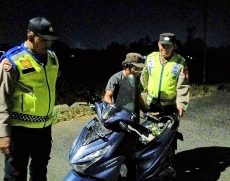 Polsek Banyusari Tertibkan Knalpot Brong, Dua Sepeda Motor Diamankan