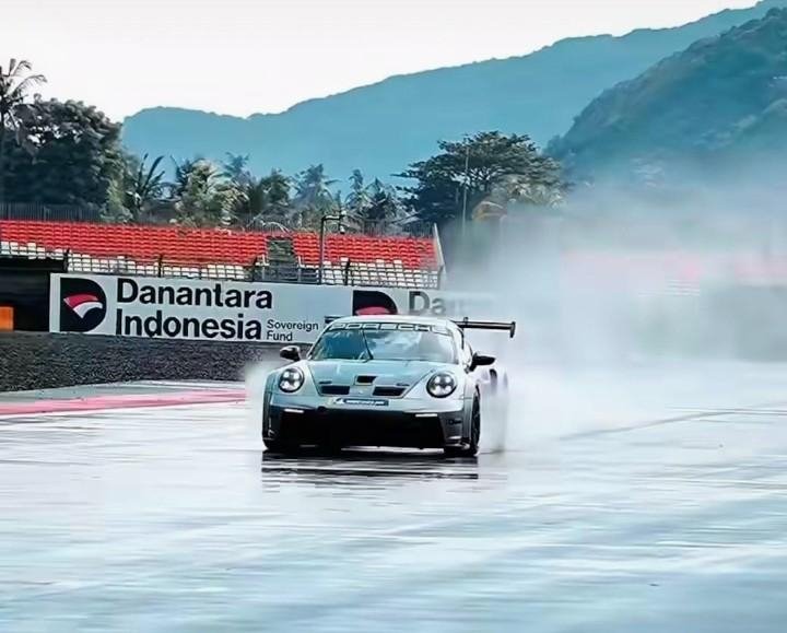 Sean Gelael Hadapi Penalti pada Balapan GTWCA di Mandalika,