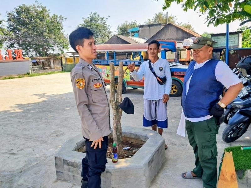 Cegah TPPO, Bhabinkamtibmas Polsek Rengasdengklok Berikan Sosialisasi Kepada Warga Desa Binaan