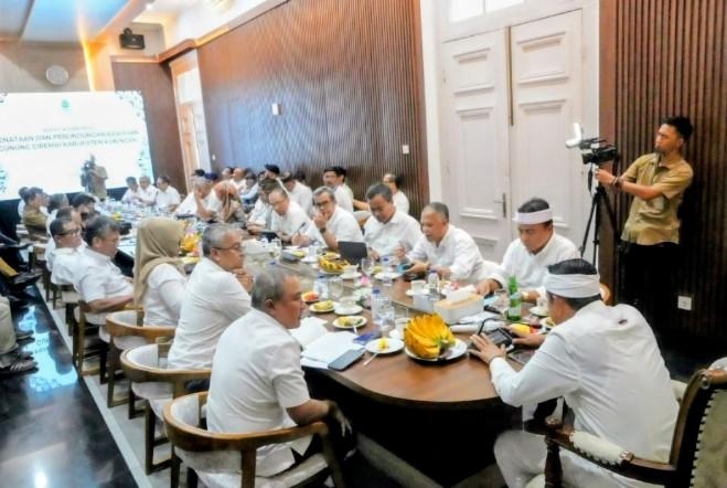 Menjaga Mata Air Ciremai: Gubernur Jabar dan Bupati Kuningan Satukan Langkah Benahi Tata Kelola Air