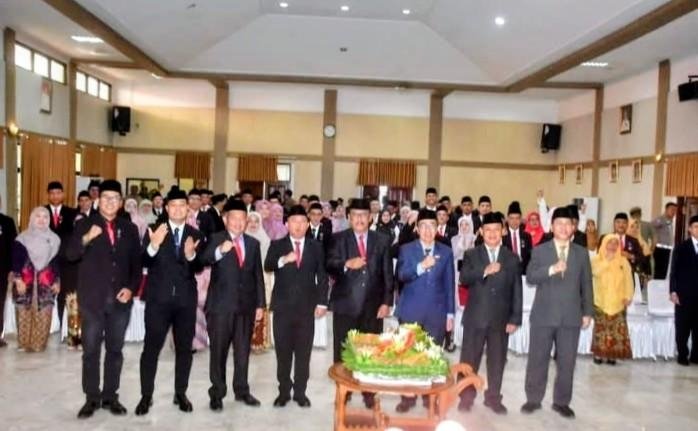Dedikasi Puluhan Tahun Berbuah Penghargaan, 81 ASN Sukabumi Terima Satyalancana Karya Satya