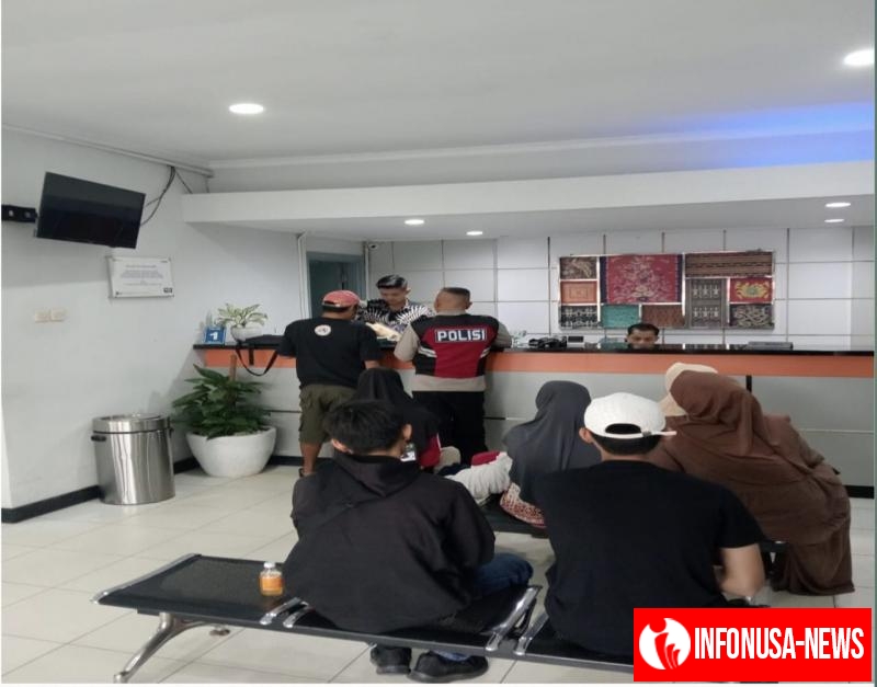 Pastikan Berjalan Aman, Personil Polsek Tegalwaru Patroli Siang Sambang Kantor BRI Loji