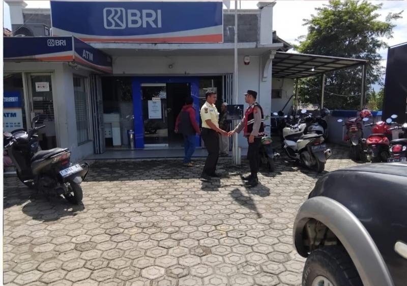 Polsek Pangkalan Lakukan Patroli Wilayah, Pelihara Keamanan dan Ketertiban di Lokasi Cabang Unit Perbankan