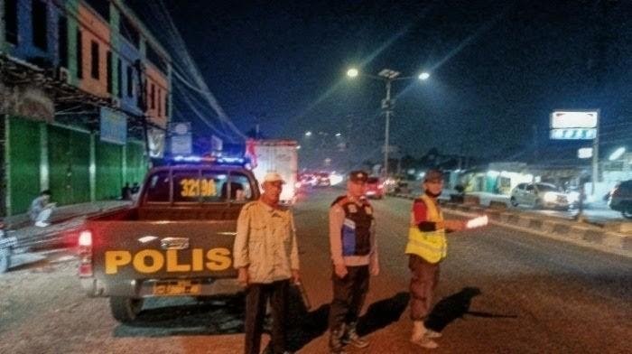 Polsek Klari Pastikan Pertigaan Kopel Aman dan Kondusif, Laksanakan Patroli KRYD Malam