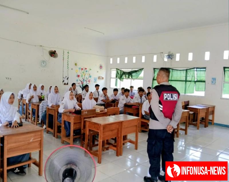 Personil Polsek Giat Bimbingan dan Penyuluhan Pelajar SMA Negeri 1 Tegalwaru Melek Hukum