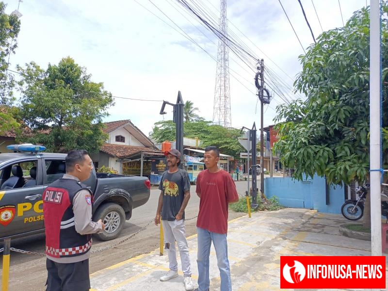 Dalam Giat Patroli Pekat Lodaya Premanisme, Aipda Ramto dkk Berikan Himbauan Kepada petugas Parkir, .