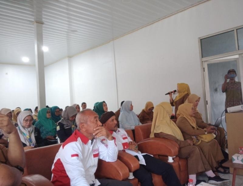 Polsek Pangkalan Bersama Forkopicam Hadiri Rapat Minggon Tingkat Kecamatan di Kantor Desa Taman Mekar