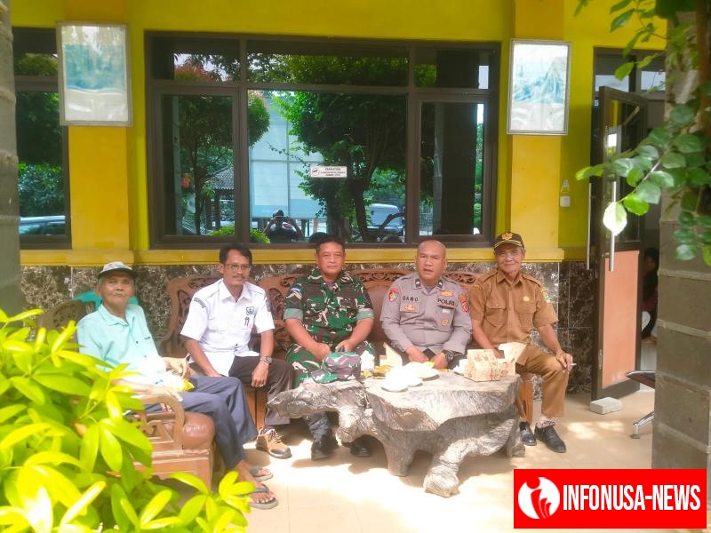 Sinergitas TNI, Polri Lakukan Sambang Dengan Tokoh Masyarakat Desa Binaan