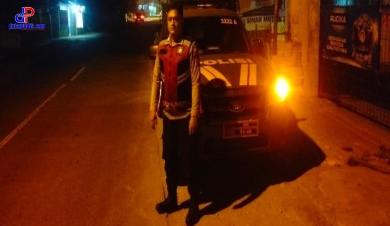Antisipasi Gukamtibmas Malam Hari, Personel Polsek Lemahabang Laksanakan Patroli Prekat