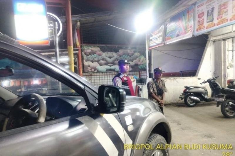 Upaya Anggota Prekat Polsek Banyusari Gencar Lakukan Giat Patroli Jalan Raya Antisipasi Kejahatan di Wilayah Binaan