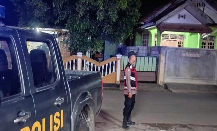 Personil Polsek Tegalwaru Patroli Dinihari di Wilayah Waru Desa Wargasetra Cegah Pekat