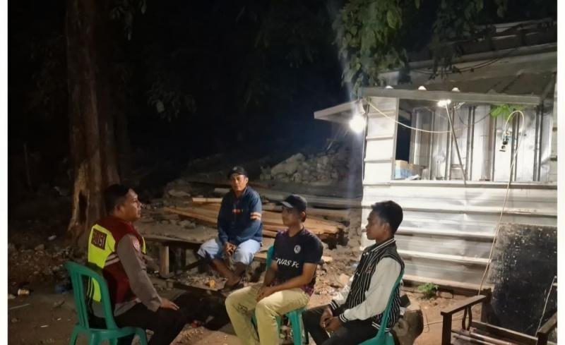 Anggota Polsek Pangkalan Laksanakan Sosialisasi Kepada Masyarakat demi Ingatkan Bahaya Judi Online