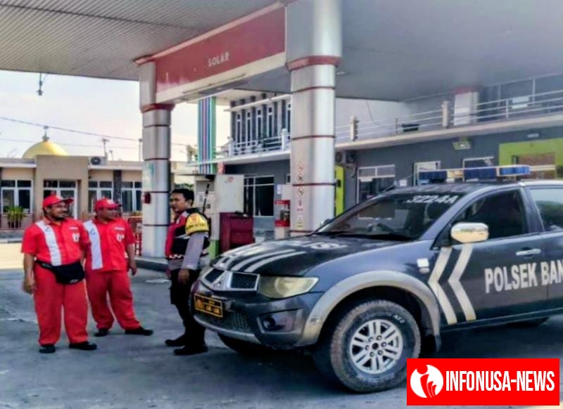 Terus Berupaya Kunjungi SPBU, Prekat Polsek Banyusari Berikan Rasa Aman