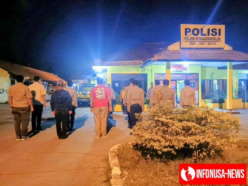 Kapolsek Rengasdengklok Pimpin Apel KRYD Malam Minggu Sekaligus Pengamanan Haul Akbar Syaikh Abdul Qodir Al-Jaelani di Ponpes Al-Bhagdadi