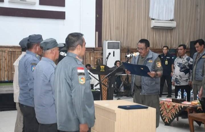 Ribuan Linmas Sukabumi Resmi Dikukuhkan, Siap Jaga Ketertiban hingga Tingkat Desa 