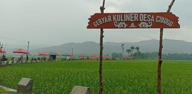 Hujan Tak Redam Semangat, Gebyar Kuliner Padaherang Tetap Ramai Diserbu Warga 