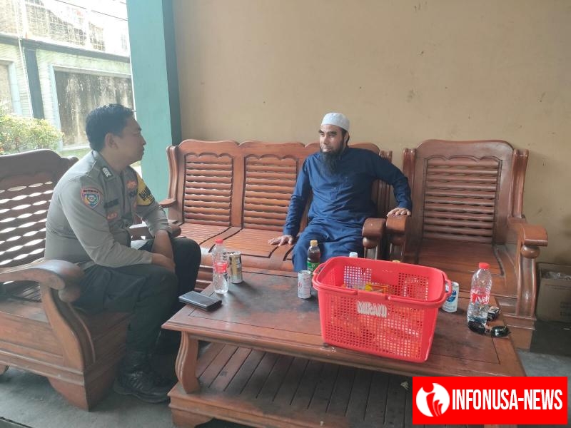 Jalin Silaturahmi Jelang Pilkades Bhabinkamtibmas Polsek Kotabaru Sambangi Tokoh Agama