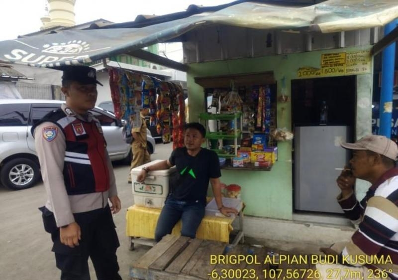 Brigadir Alpian Budi K Prekat Polsek Banyusari Sosialisasikan Bahaya TPPO