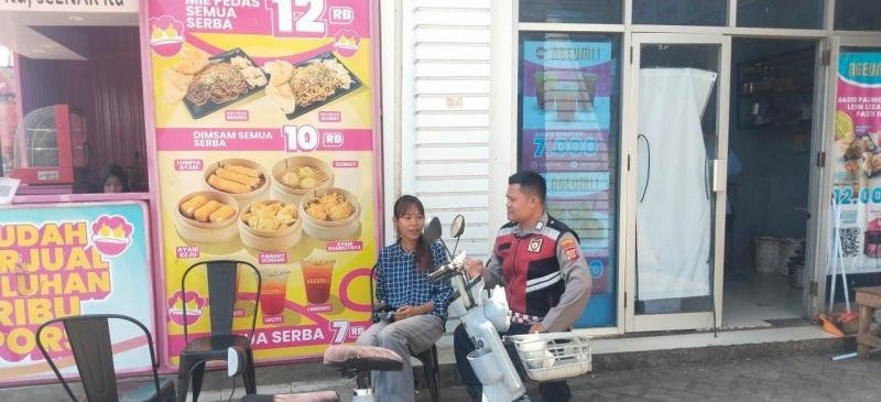 Upaya Anggota Prekat Polsek Banyusari Sosialisasikan Bahaya TPPO di Wilayah Binaan
