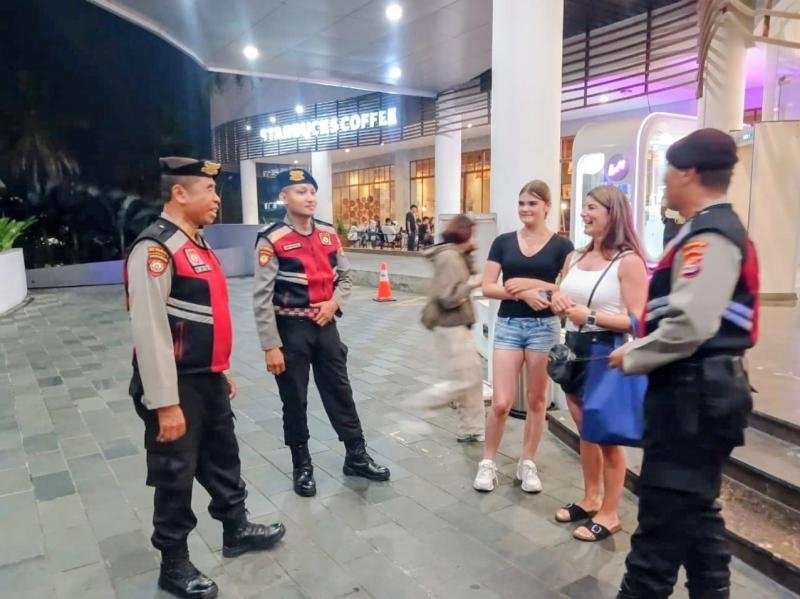 Patroli Kota Presisi Polda NTB Sasar Epicentrum Mall, Pastikan Pengunjung Beraktivitas Aman