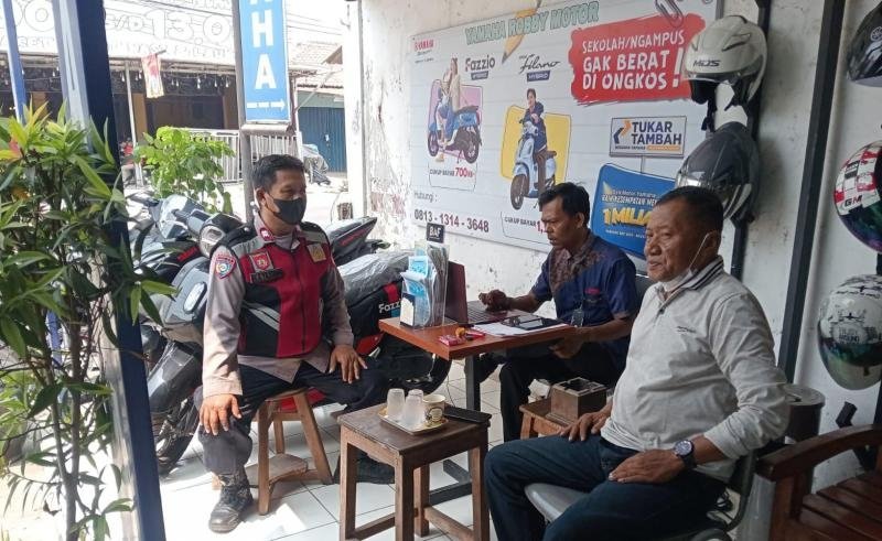 Antisipasi Gangguan Kamtibmas, Bhabinkamtibmas Polsek Telagasari Himbau Warga Waspada