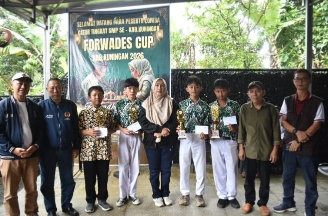 Dafin Azka Bersinar di FORWADES Cup 2026, Turnamen Catur Pelajar Kuningan Resmi Ditutup 