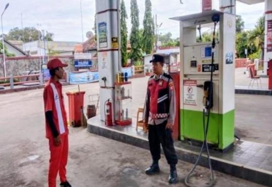 Getol Kunjungi SPBU Gempol Patroli Prekat Polsek Banyusari di Siang Hari