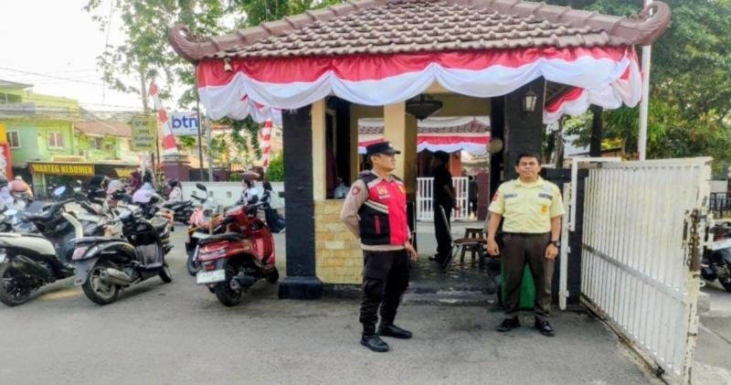 Polsek Telukjambe Laksanakan Patroli Prekat, Sasar Security untuk Jaga Kamtibmas di Kampus Unsika
