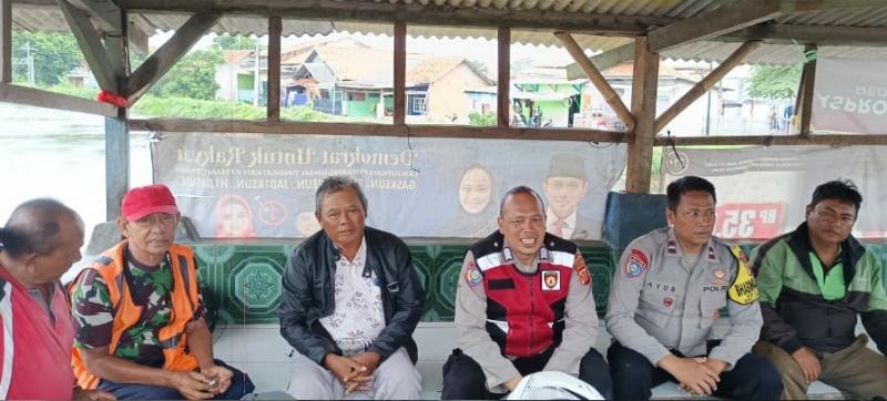Bhabinkamtibmas Polsek, Laksanakan Jumat Curhat Bersama Warga Cikangkung Desa Rengasdengklok utara