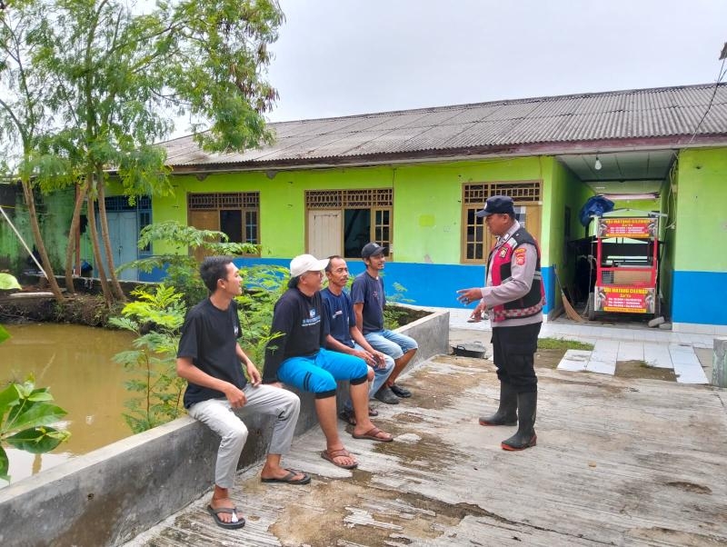 Polisi Batujaya ajak Masyarakat untuk menjaga Kamtibmas disiang hari