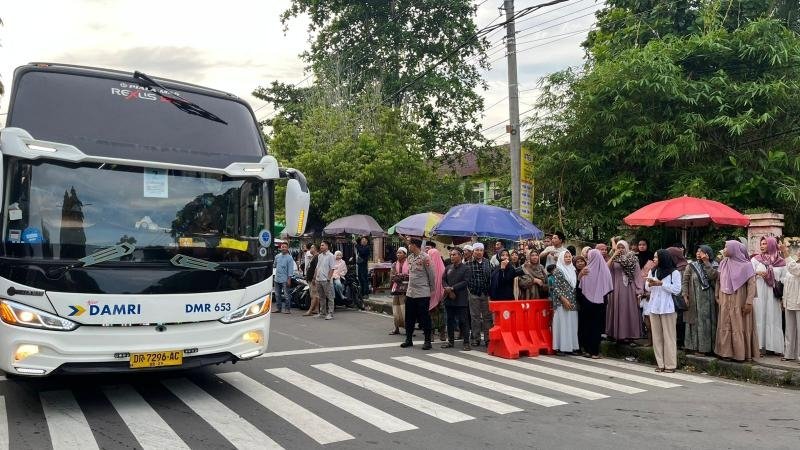 Polda NTB Kawal Ketat Keberangkatan 393 Jemaah Haji Kloter 7 Asal Lombok Tengah
