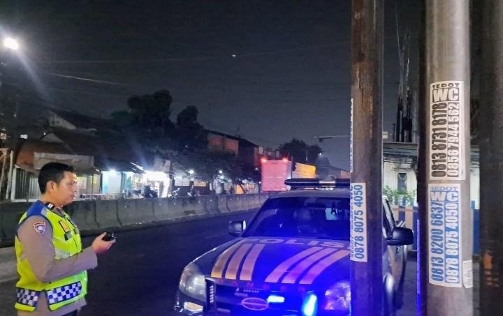 Personil Polsek Klari Melaksanakan Patroli KRYD di Jalan Raya Kosambi