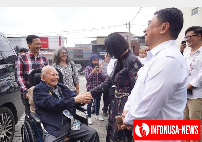 Kunjungan Tokoh Nasional Indonesia Prof. Emil Salim ke Kabupaten Garut khususnya ke Fiazza Firenze Kecamatan Garut Kota Kabupaten Garut