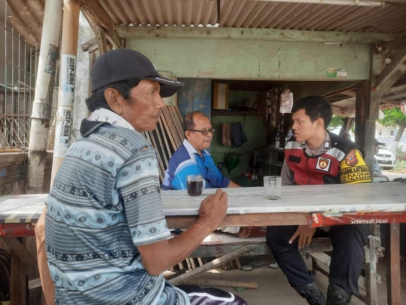 Antisipasi Sebaran TPPO di Lingkungan Masyarakat, Bhabinkamtibmas Polsek Telagasari Himbau Warga Lebih Waspada