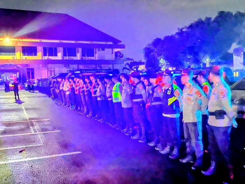 Biddokkes Polda NTB Perkuat Patroli Malam Minggu, Sapa UMKM dan Jaga Kamtibmas di Kota Mataram