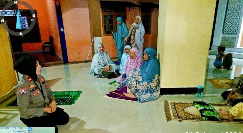 Dalam Kegiatan Kultum di Masdjid Jami Al-Muasyaroh Desa Jayamakmur, Panit Binmas Sampaikan Pesan Kamtibmas