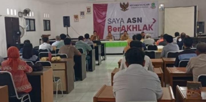 Kapolsek Klari Hadiri Silaturahmi Kamtibmas Muspika Klari Dengan HR/GA Perusahaan Se Kecamatan Klari