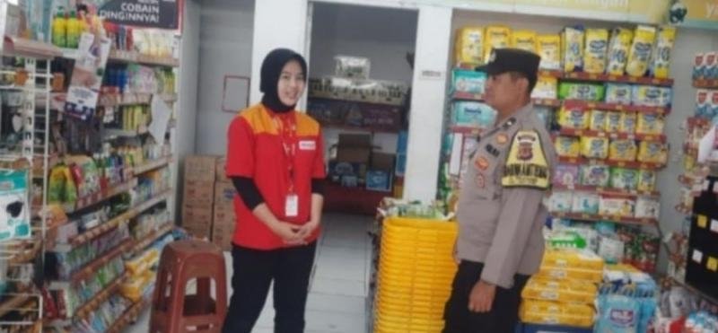 Patroli Polsek Jatisari antisipasi kerawanan di area pertokoan