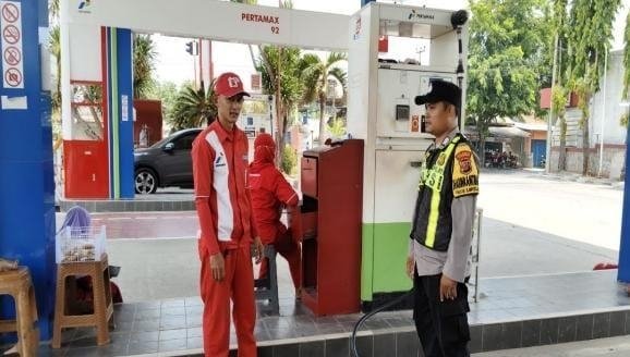 Kunjungi SPBU Gempol Gelar Patroli Polsek Banyusari di Siang Hari 